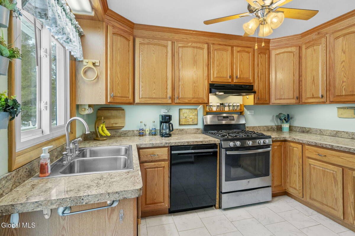 #16 photo, 15 McClellan Drive, Nassau , NY 12123