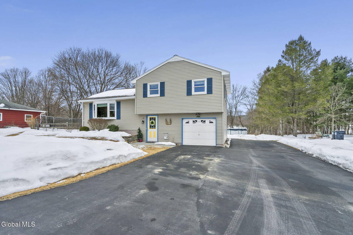 #4 photo, 15 McClellan Drive, Nassau , NY 12123