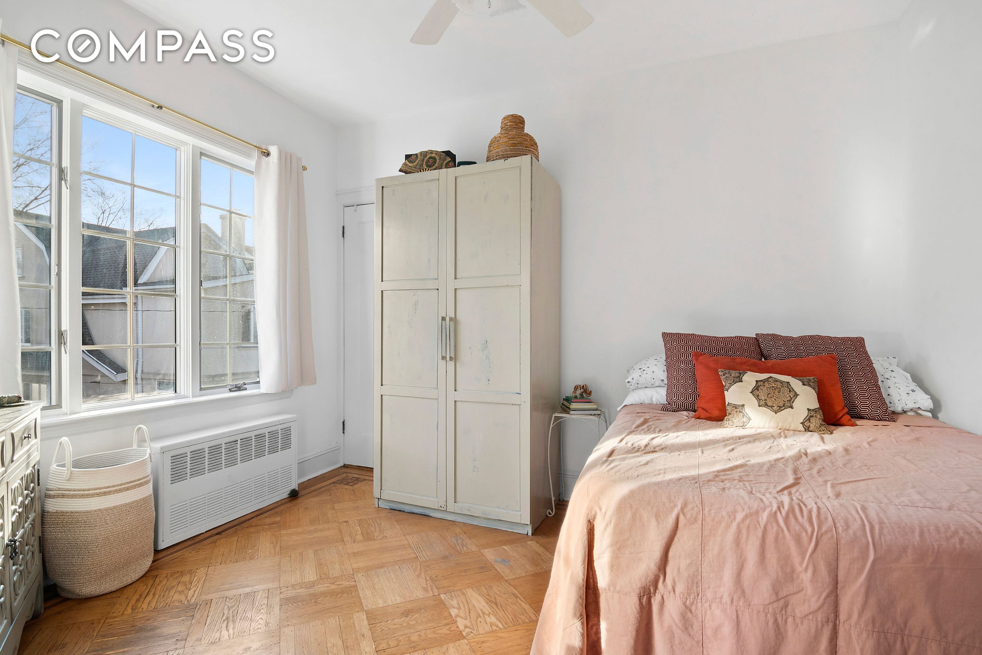 #14 photo, 1384 E 29th Street, ब्रुकलीन Midwood , NY 11210