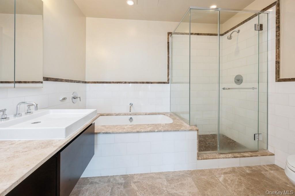 #14 photo, 175 Huguenot Street, New Rochelle , NY 10801