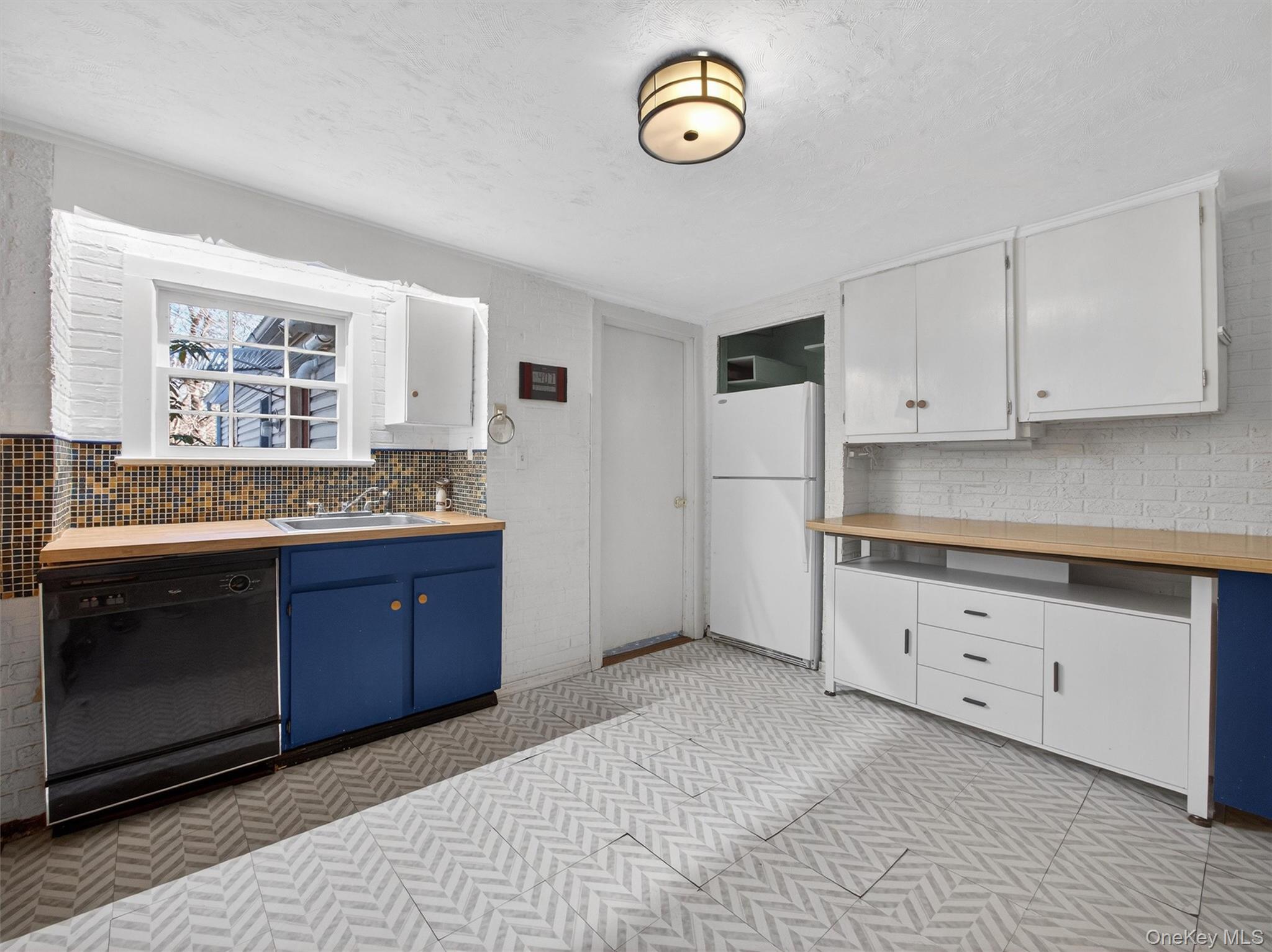 #14 photo, 325 Haverstraw Road, Montebello , NY 10901