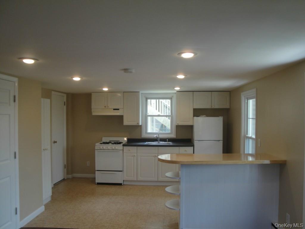 #8 photo, 44 Wayne Avenue, Suffern , NY 10901