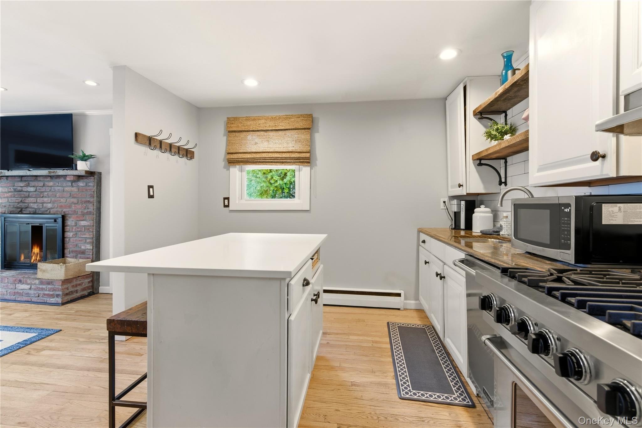 #10 photo, 58 Oakdale Road, Centerport , NY 11721