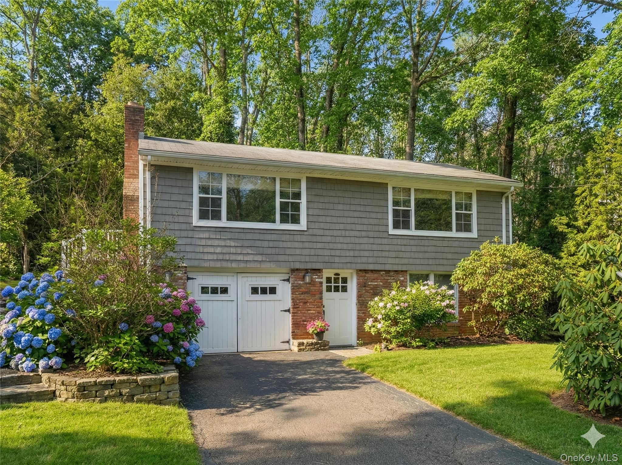 #2 photo, 58 Oakdale Road, Centerport , NY 11721