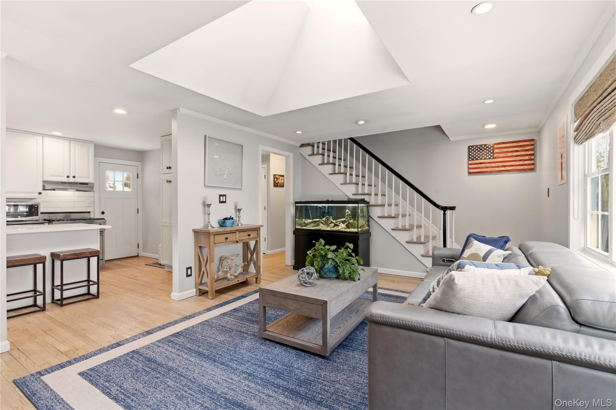 #6 photo, 58 Oakdale Road, Centerport , NY 11721