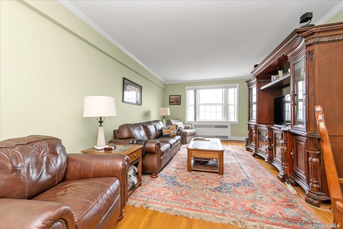 #3 photo, 175-06 Devonshire Road, Jamaica Estates , NY 11432