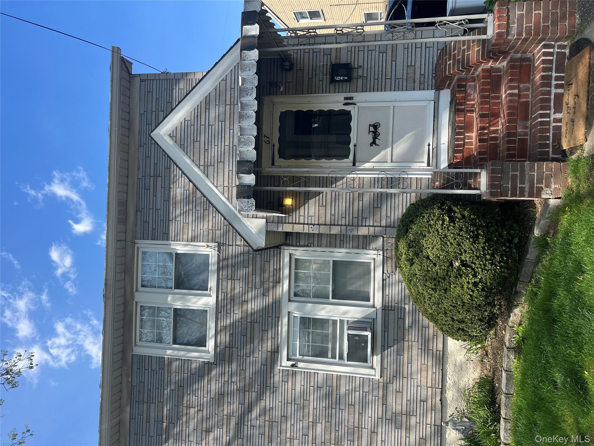 #1 photo, 67 Madison Avenue, नासाउ काउंटी Westbury , NY 11590