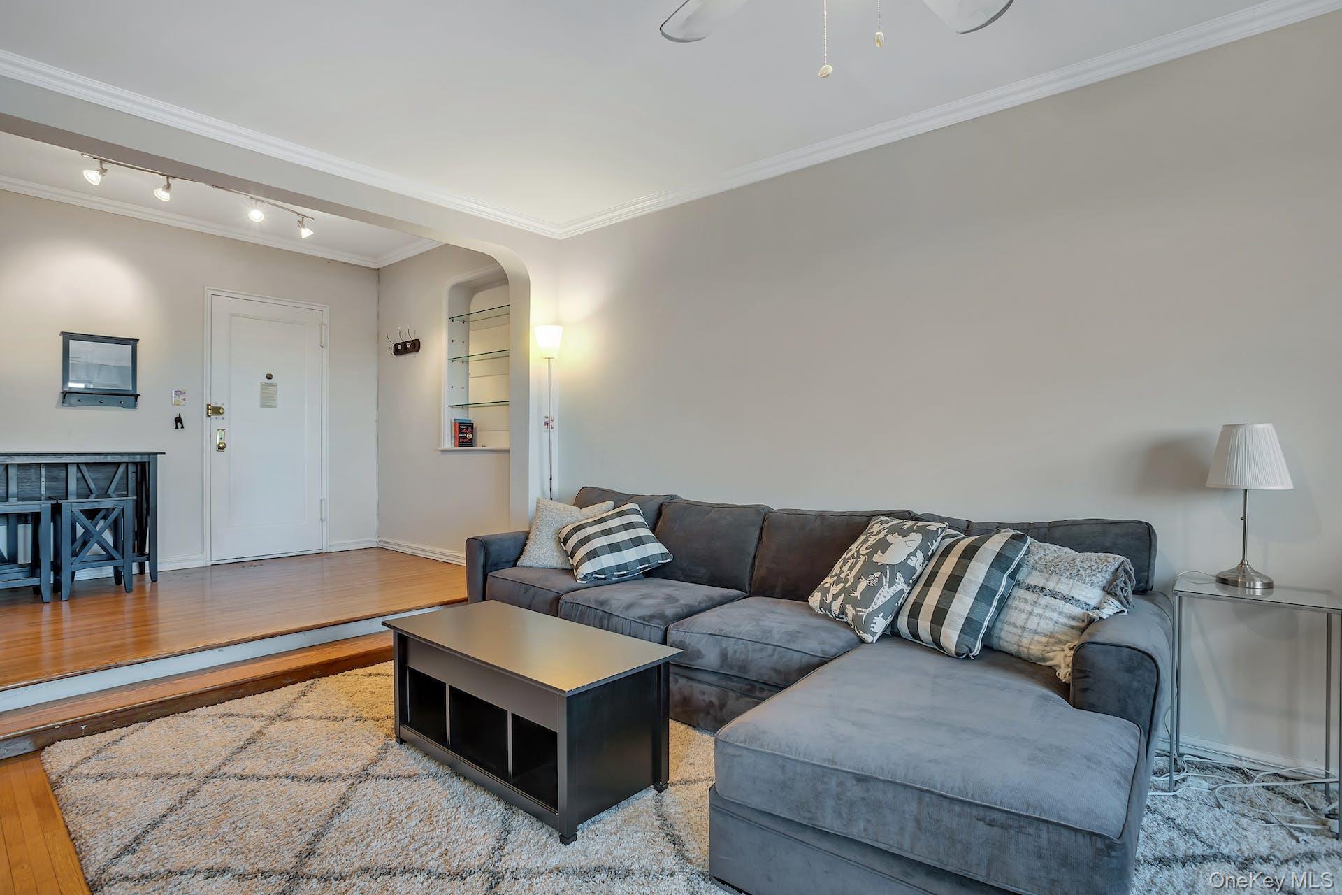 #4 photo, 113-14 72nd Road, Forest Hills , NY 11375