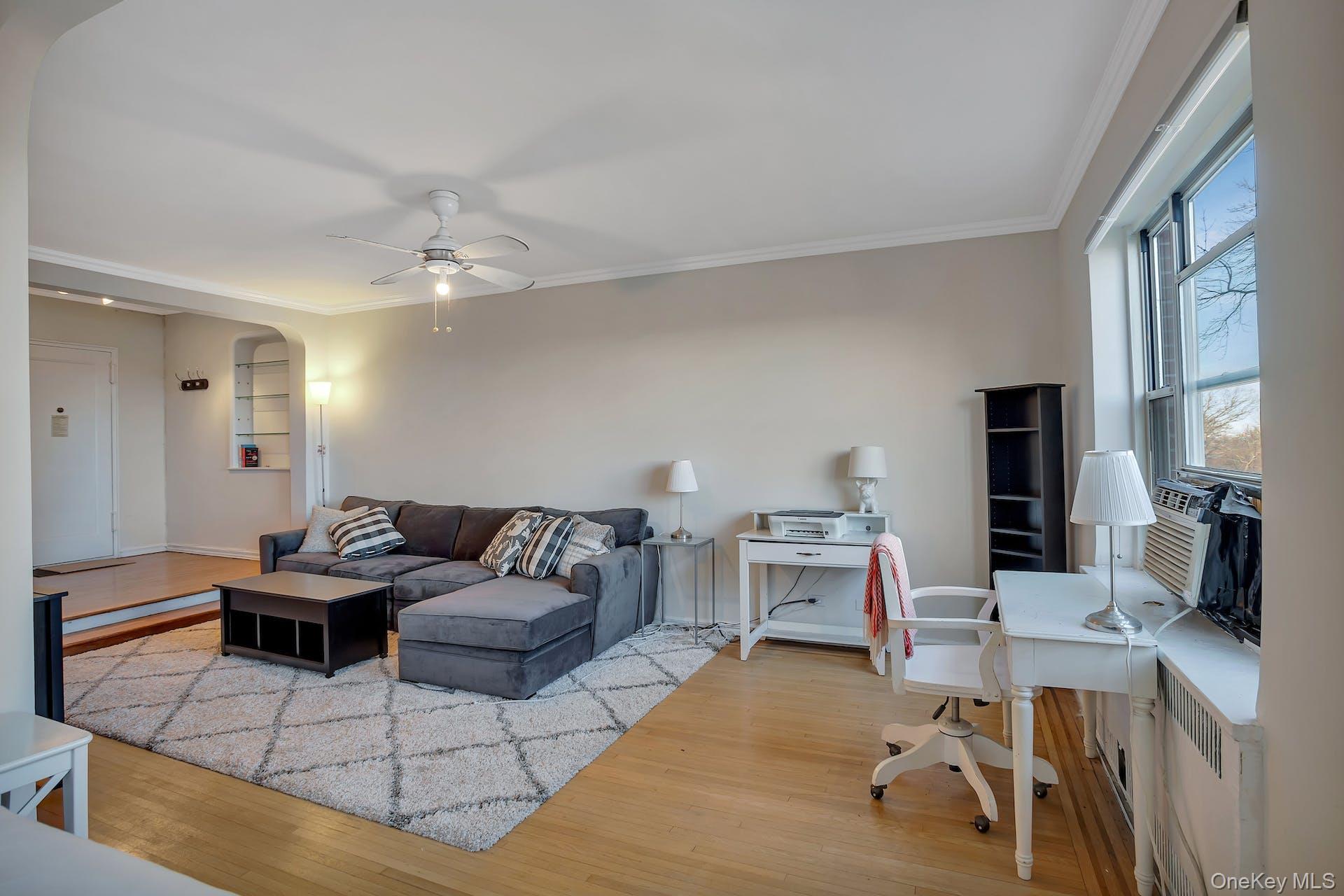 #8 photo, 113-14 72nd Road, Forest Hills , NY 11375