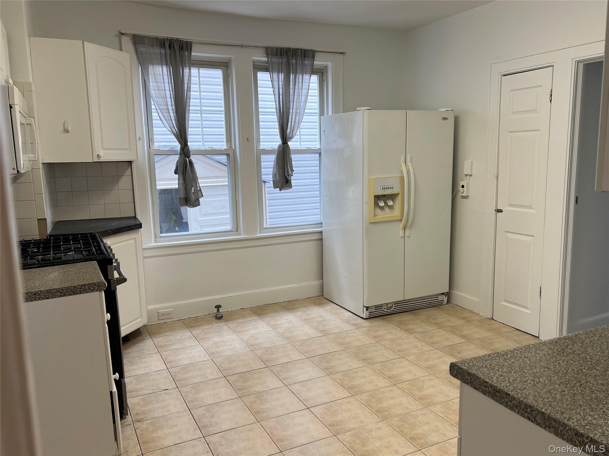 #2 photo, 514 College Place, College Point , NY 11356