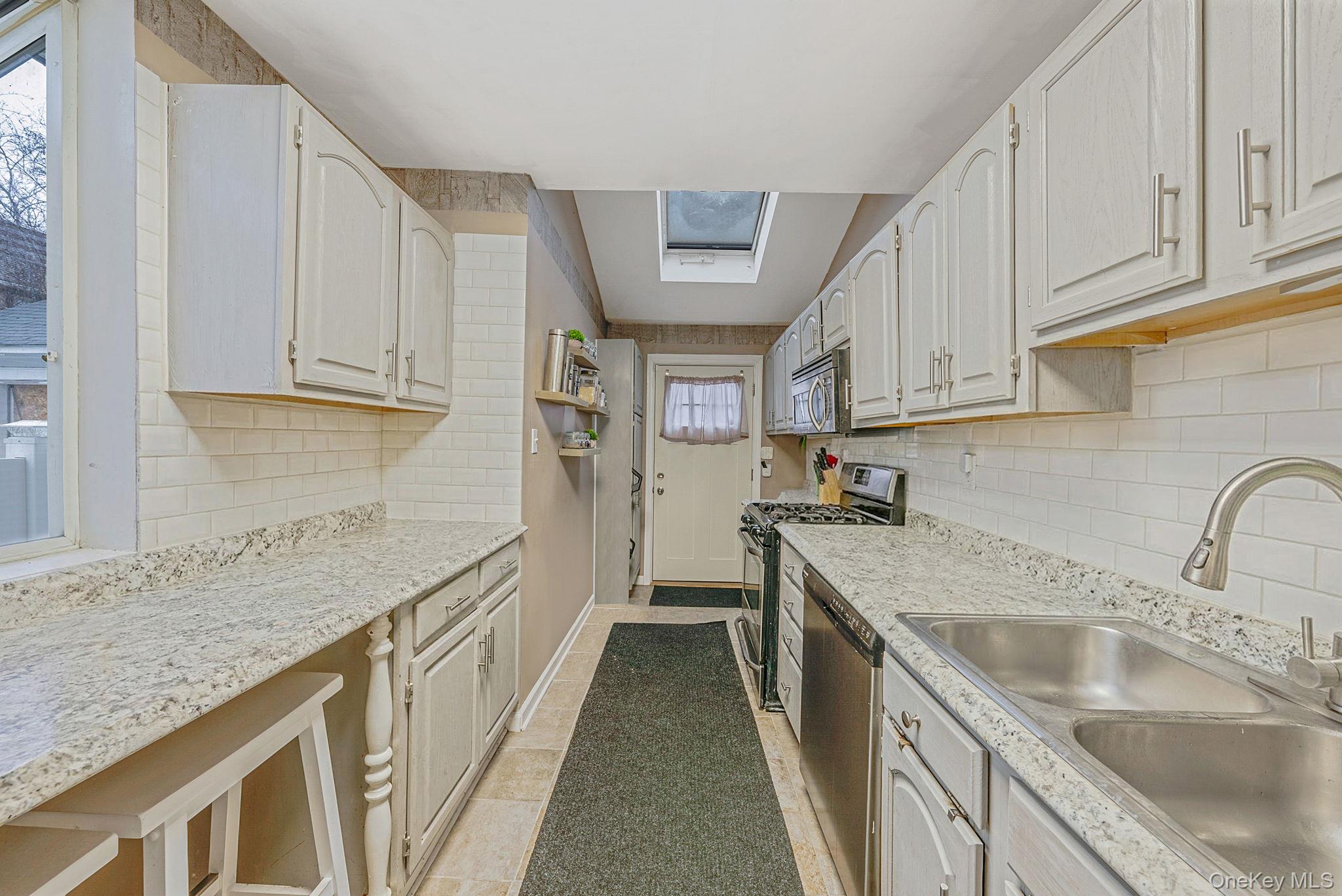 #17 photo, 2270 Edna Court, 롱 아일랜드 Baldwin , NY 11510