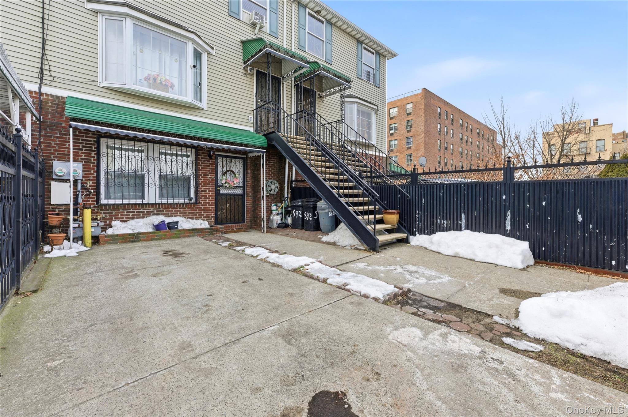 #20 photo, 592 Beech Terrace, Bronx , NY 10454