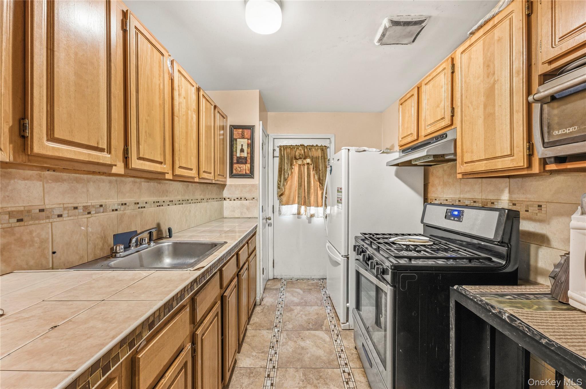 #8 photo, 592 Beech Terrace, Bronx , NY 10454