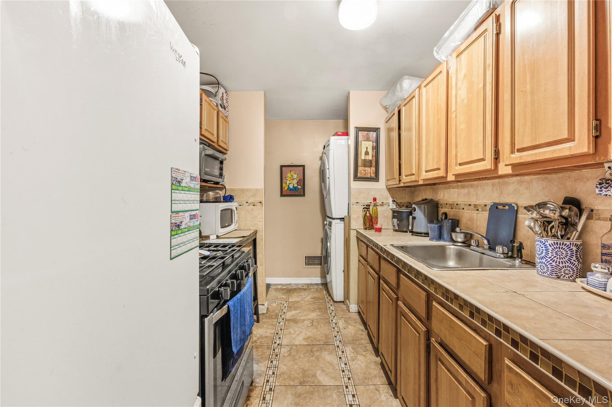 #9 photo, 592 Beech Terrace, Bronx , NY 10454