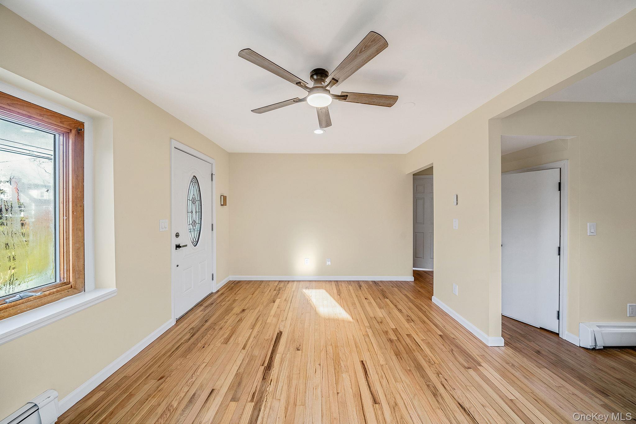 #8 photo, 31 Walnut Avenue, 롱 아일랜드 Patchogue , NY 11772