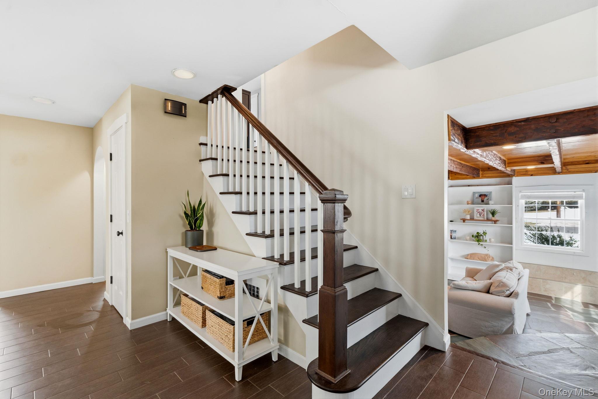 #13 photo, 1 Central Avenue, Amityville , NY 11701