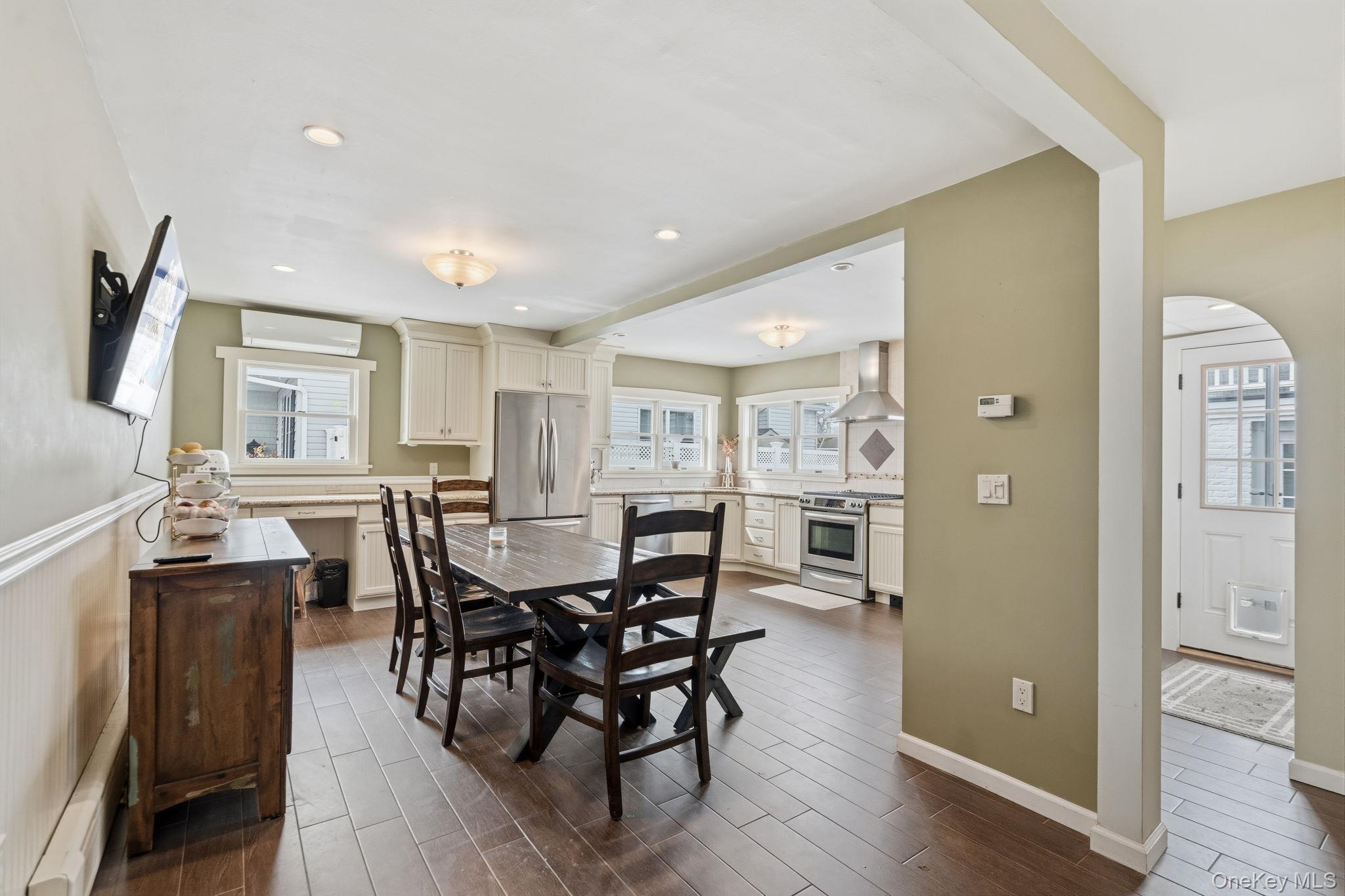 #15 photo, 1 Central Avenue, Amityville , NY 11701