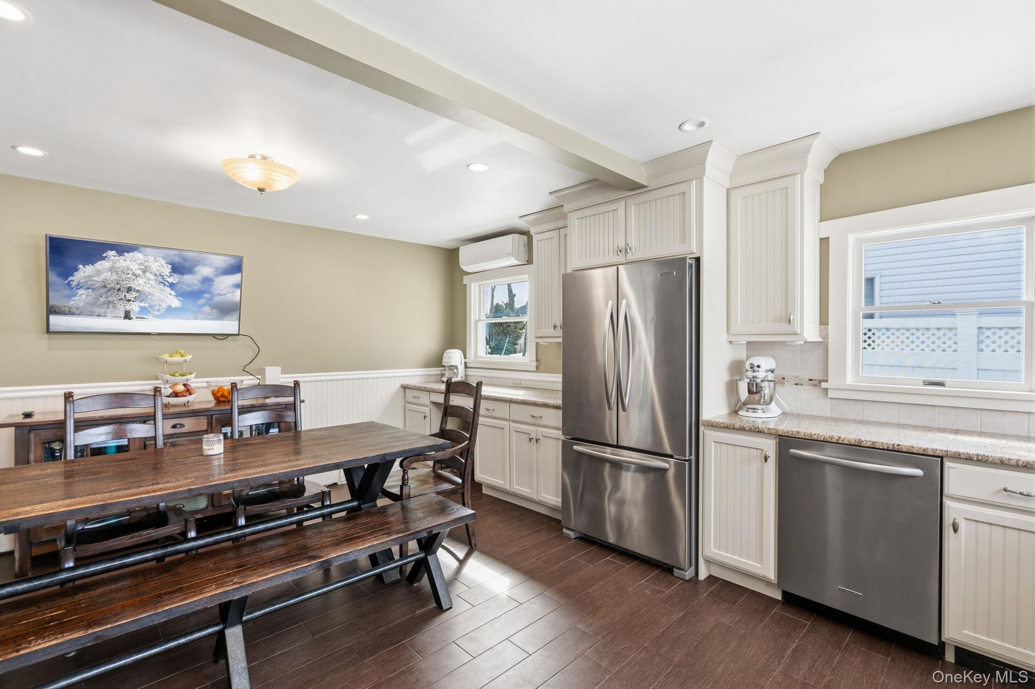 #19 photo, 1 Central Avenue, Amityville , NY 11701