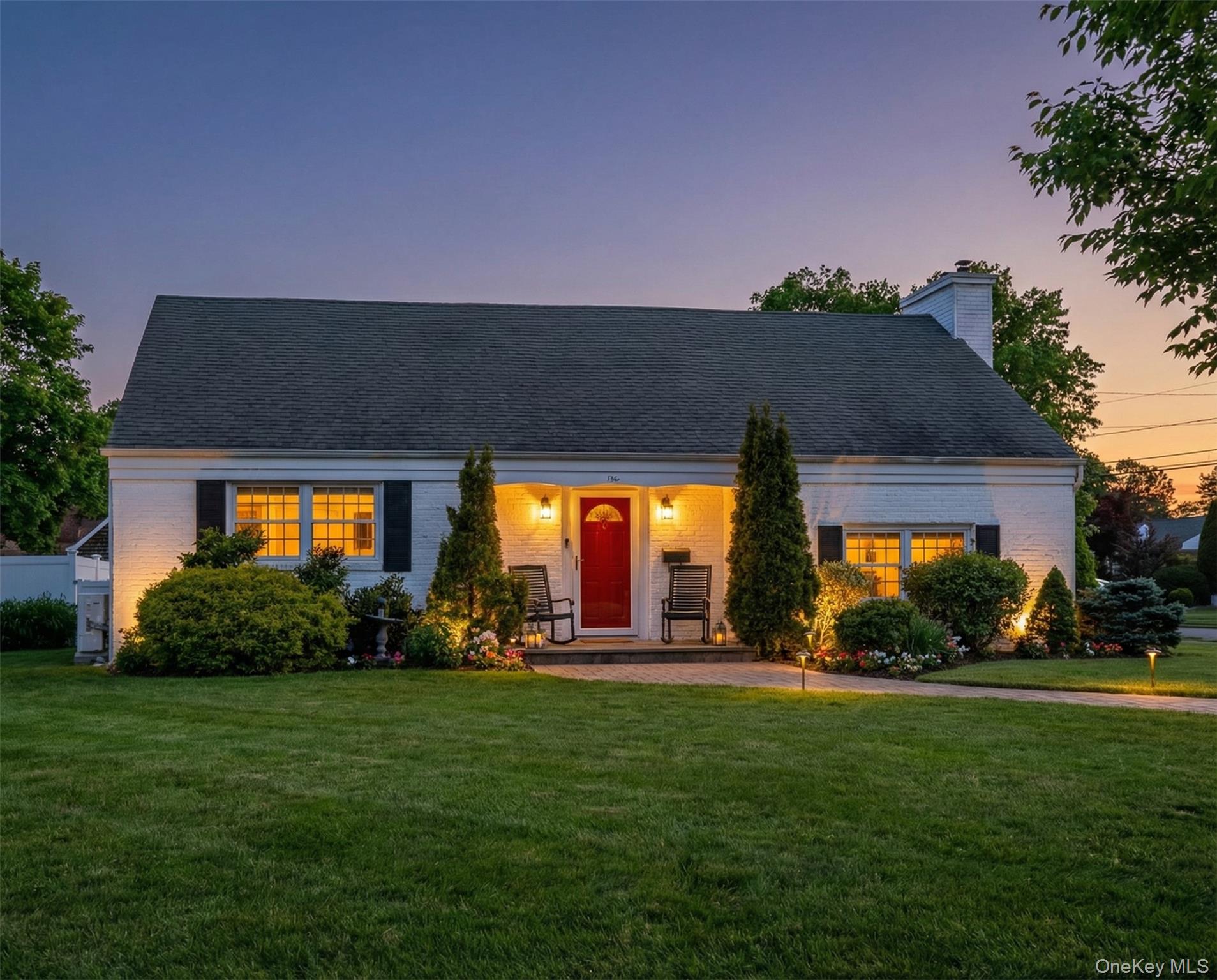 #2 photo, 1 Central Avenue, Amityville , NY 11701