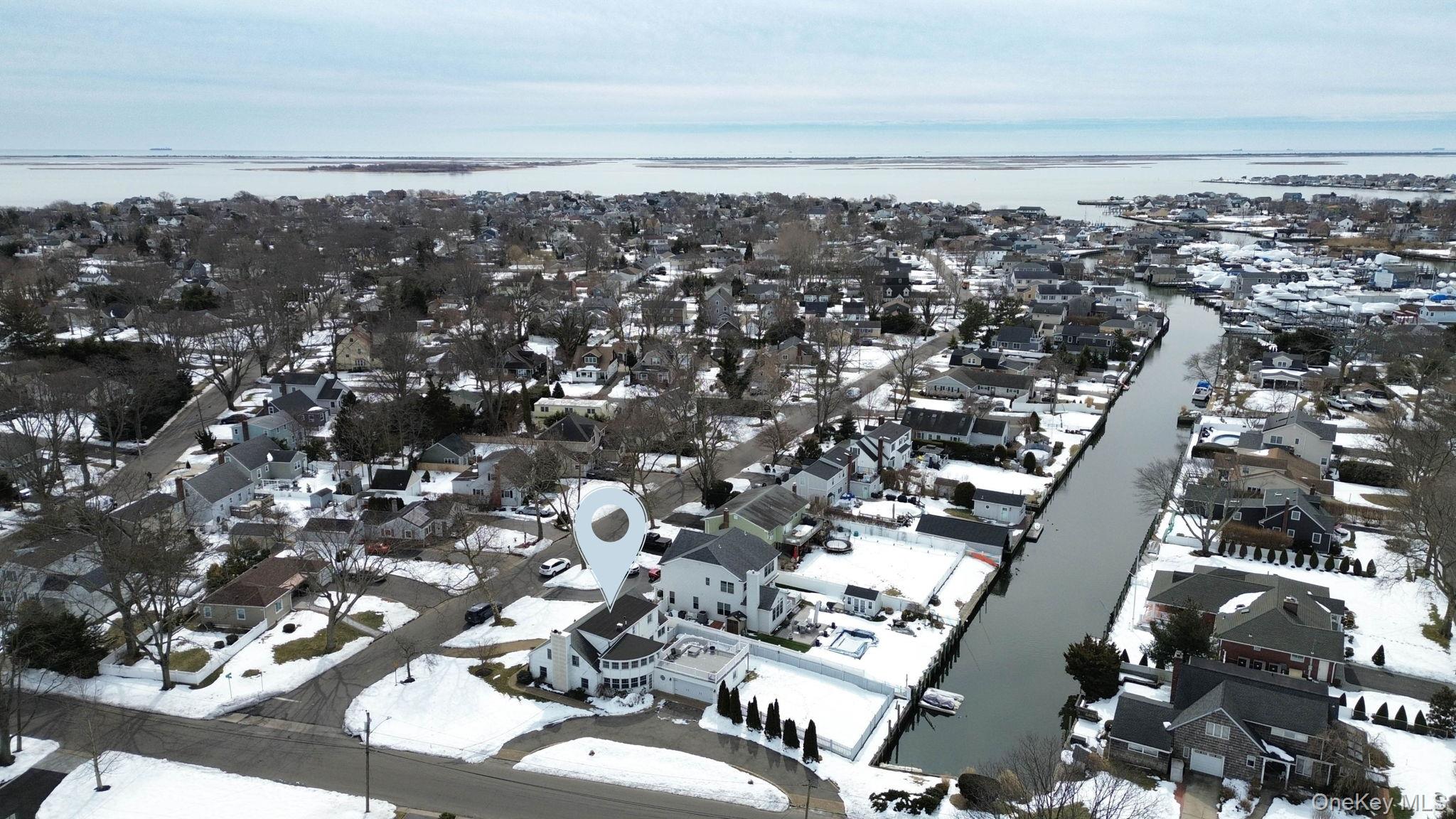 #6 photo, 1 Central Avenue, Amityville , NY 11701