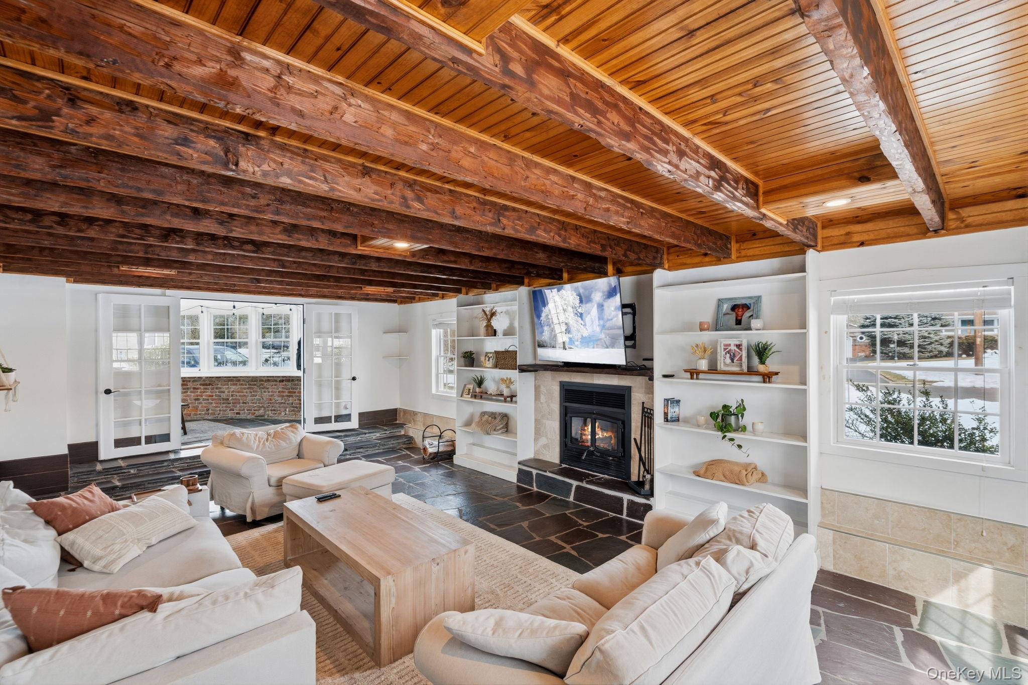 #7 photo, 1 Central Avenue, Amityville , NY 11701