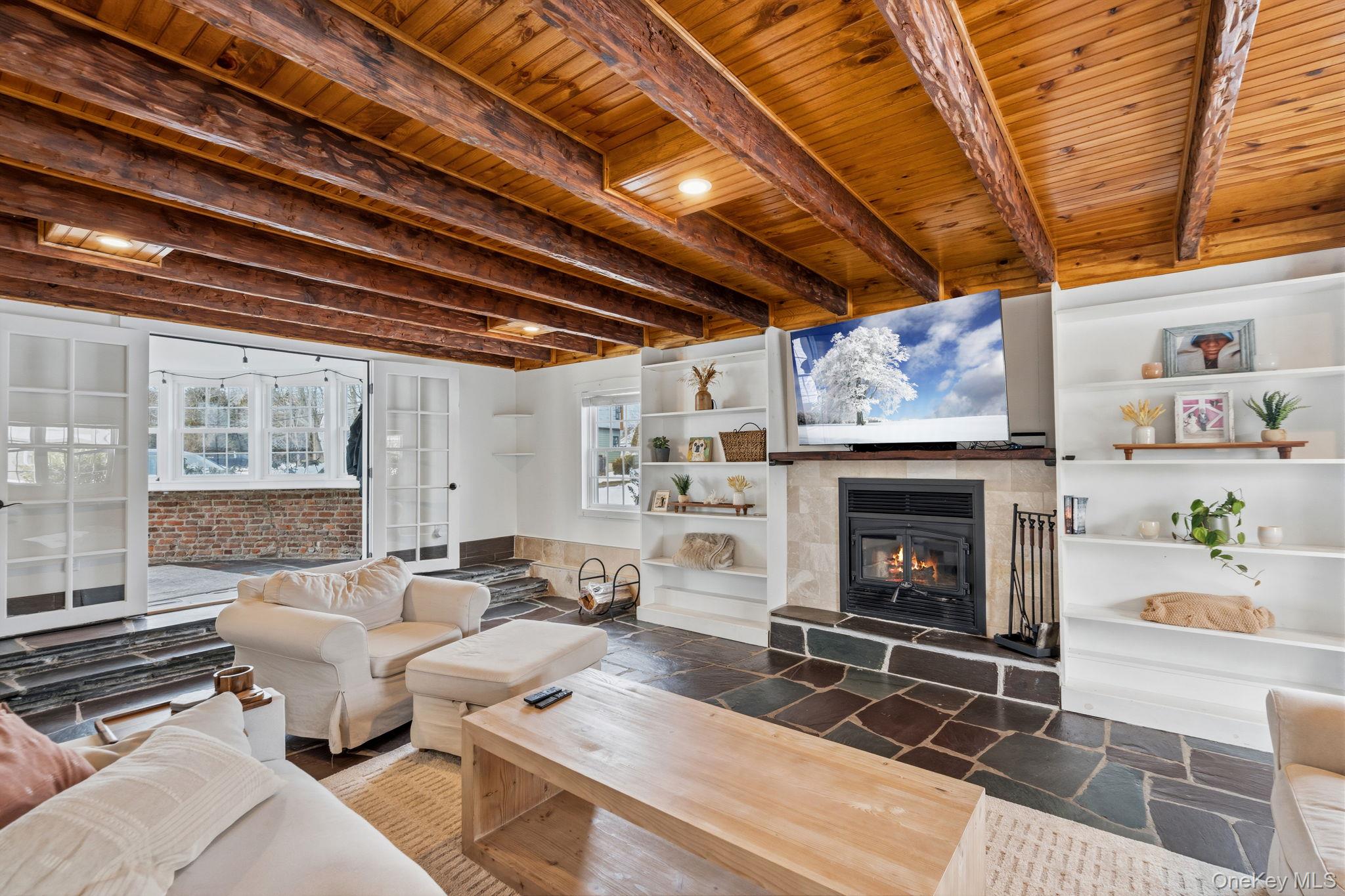 #8 photo, 1 Central Avenue, Amityville , NY 11701