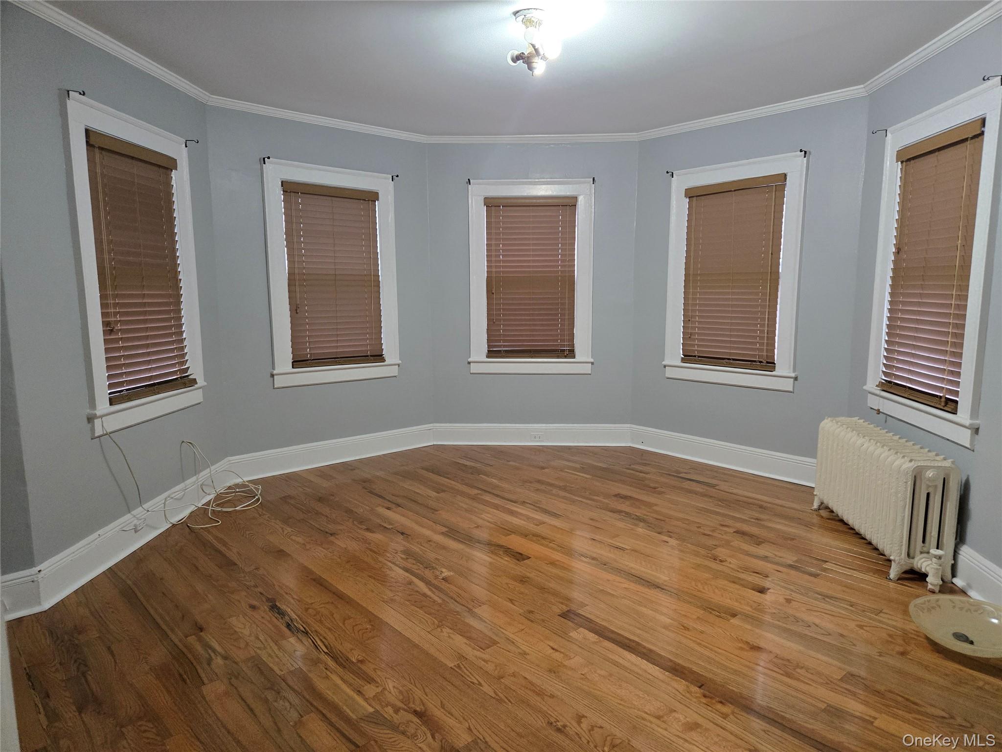 #7 photo, 92 Wavecrest Street, নাসাউ কাউন্টি Valley Stream , NY 11581