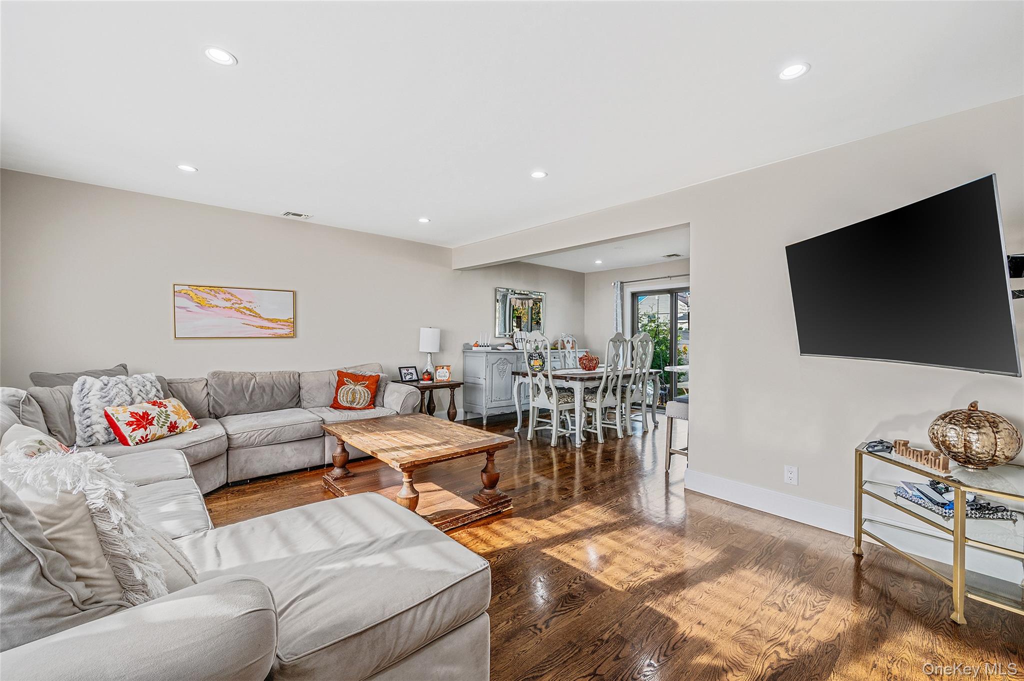 #2 photo, 66 Virginia Avenue, Нассау ‖ Oceanside , NY 11572