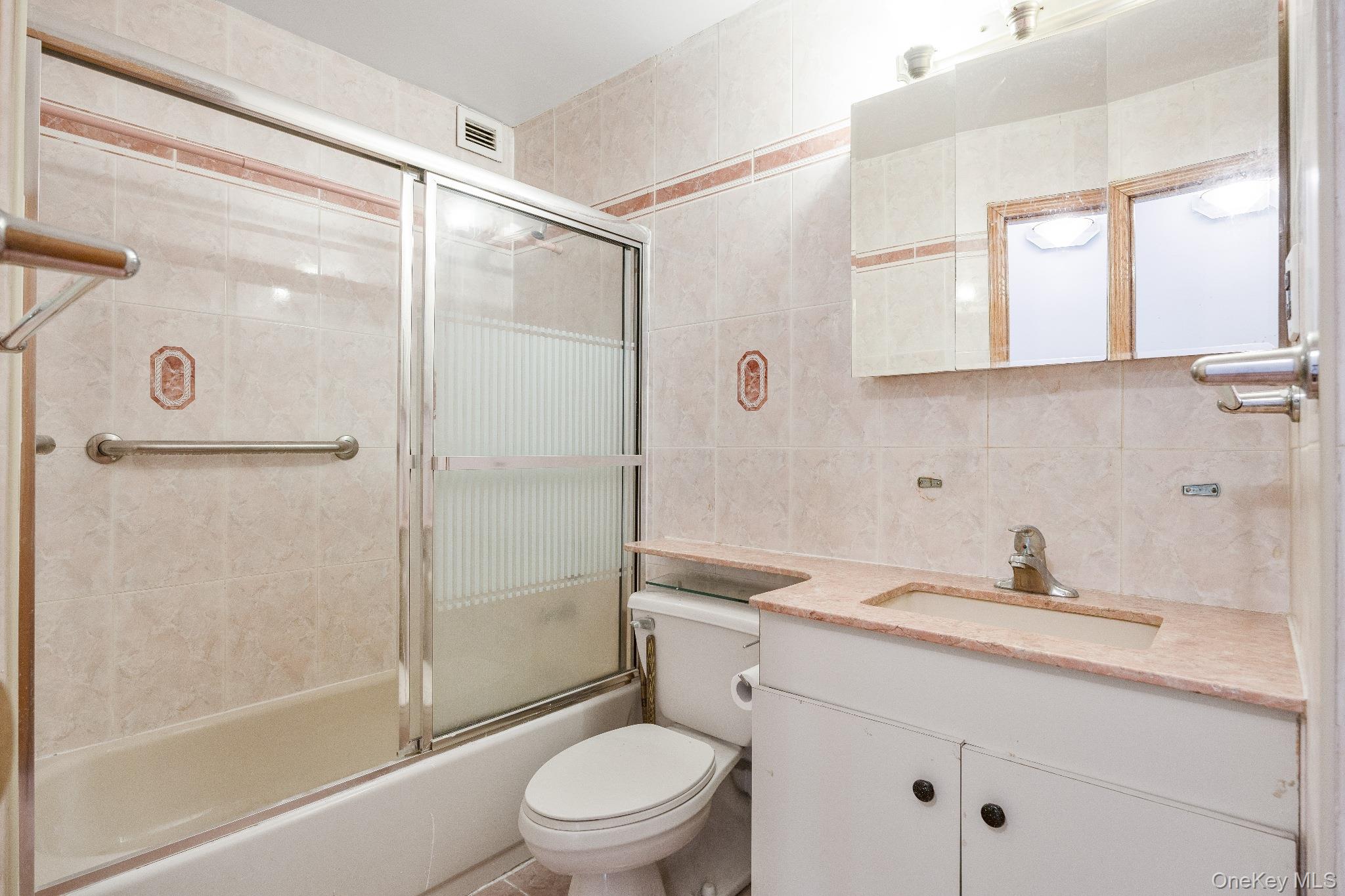 #11 photo, 133-36 41st Road, 皇后区 Flushing , NY 11355