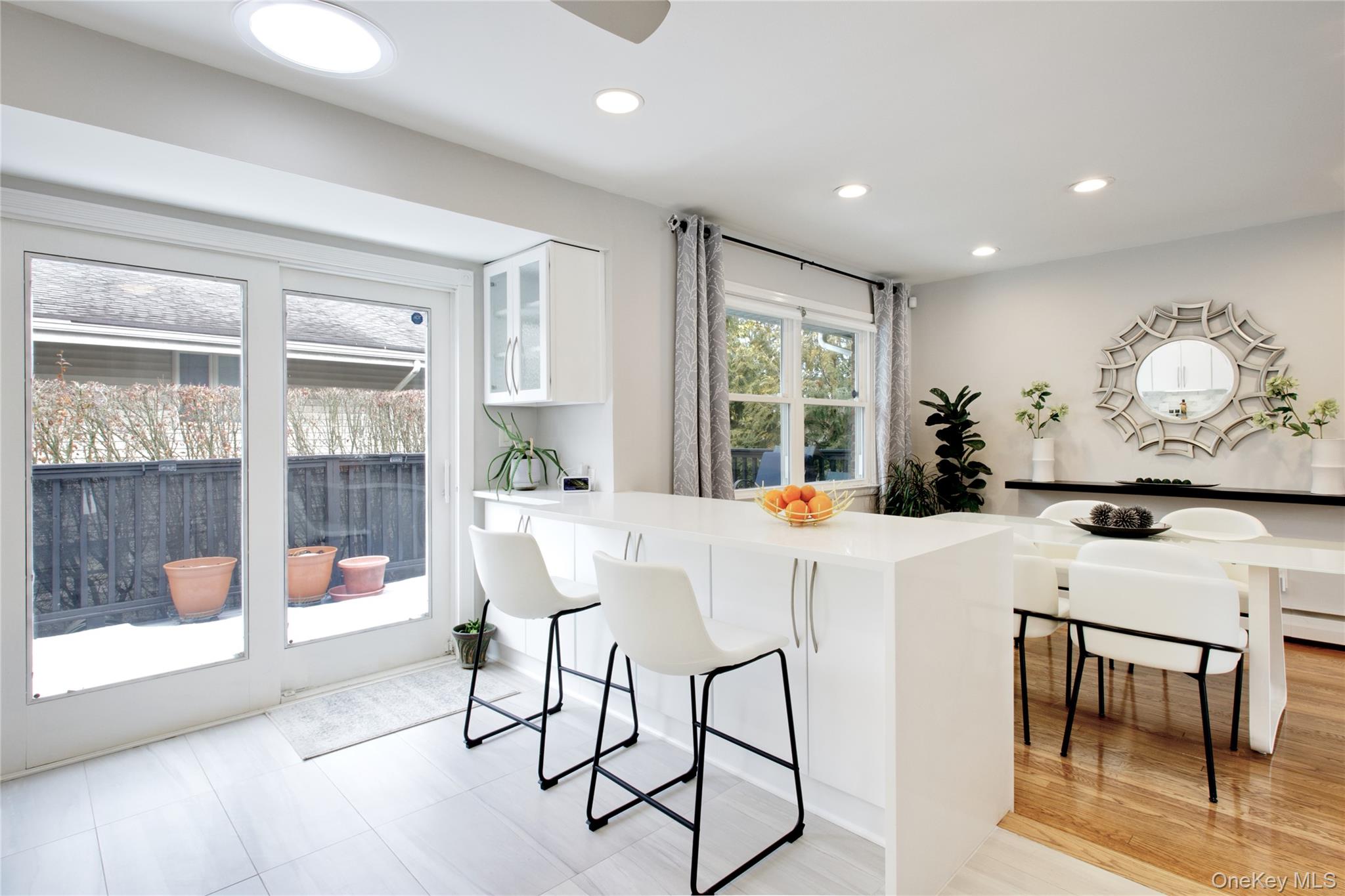 #13 photo, 1 James Avenue, Port Washington , NY 11050