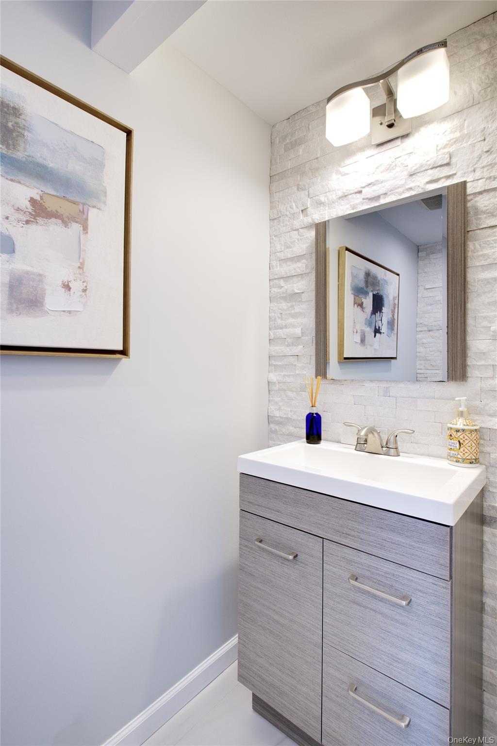 #14 photo, 1 James Avenue, Port Washington , NY 11050