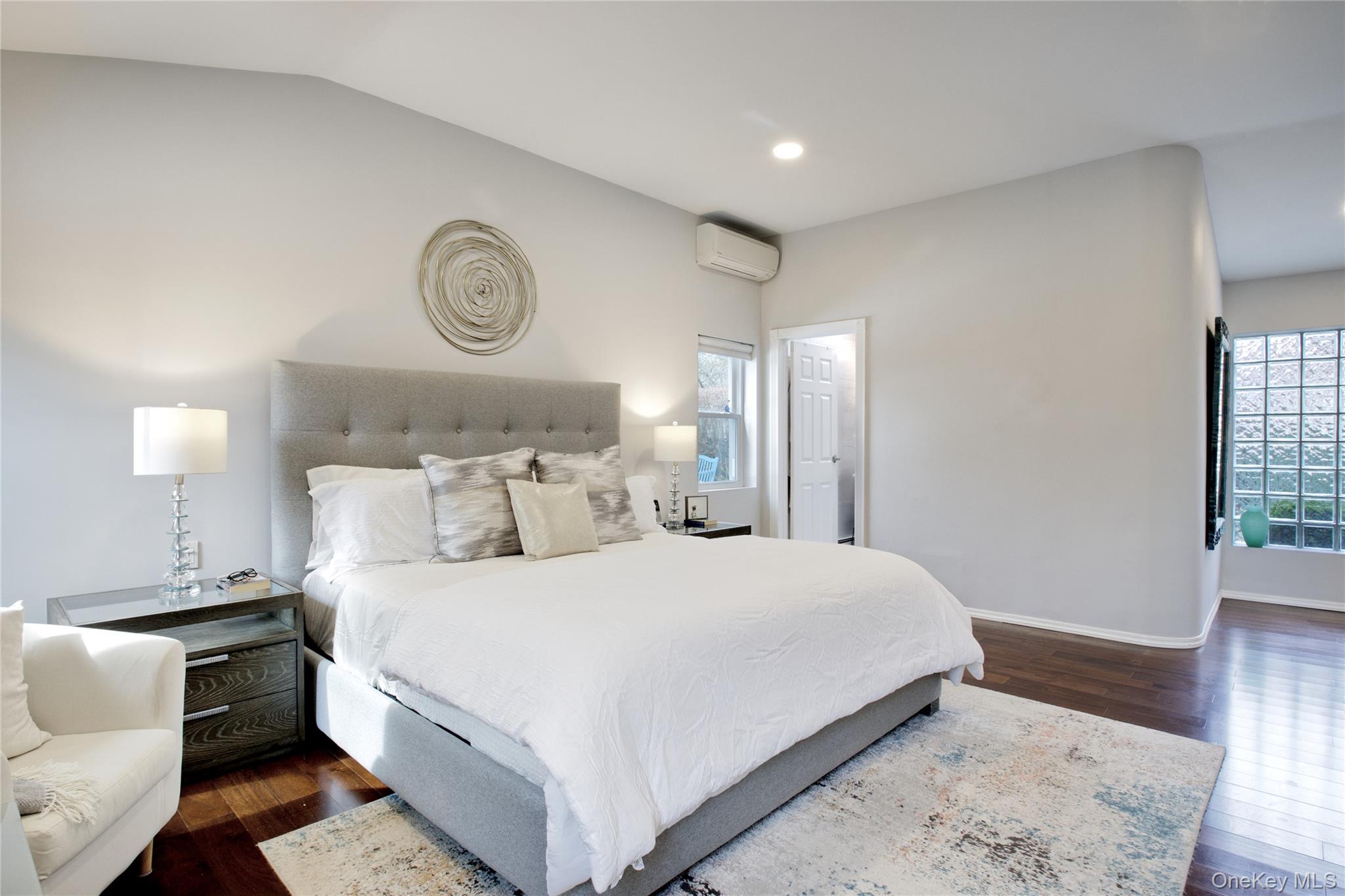 #16 photo, 1 James Avenue, Port Washington , NY 11050