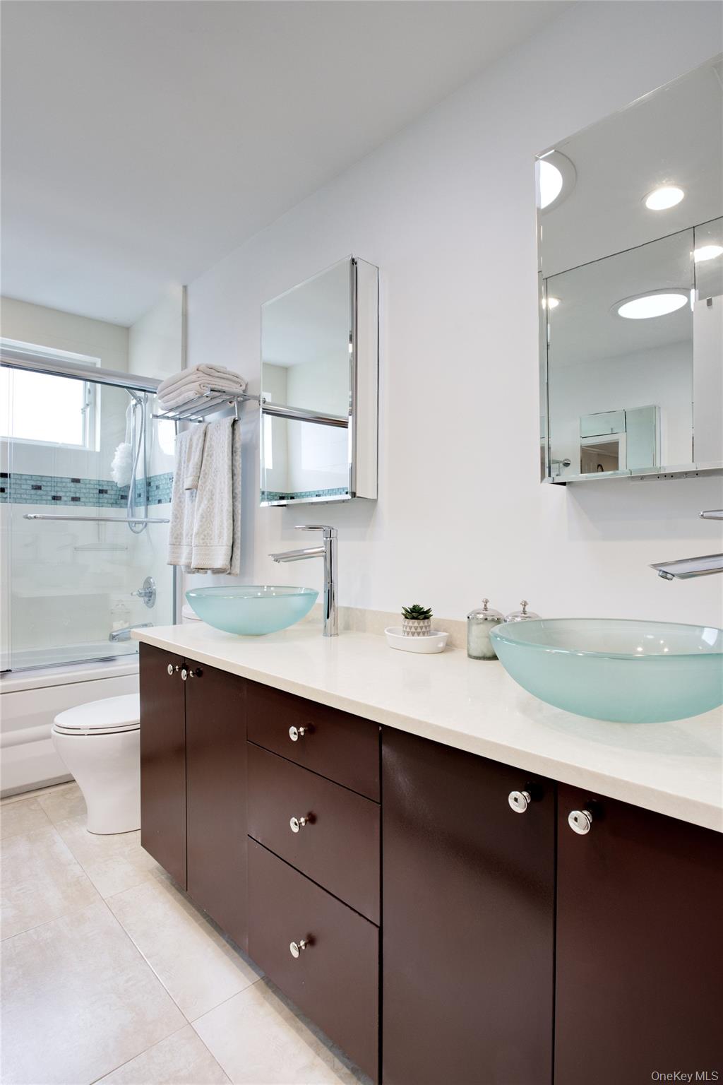 #20 photo, 1 James Avenue, Port Washington , NY 11050