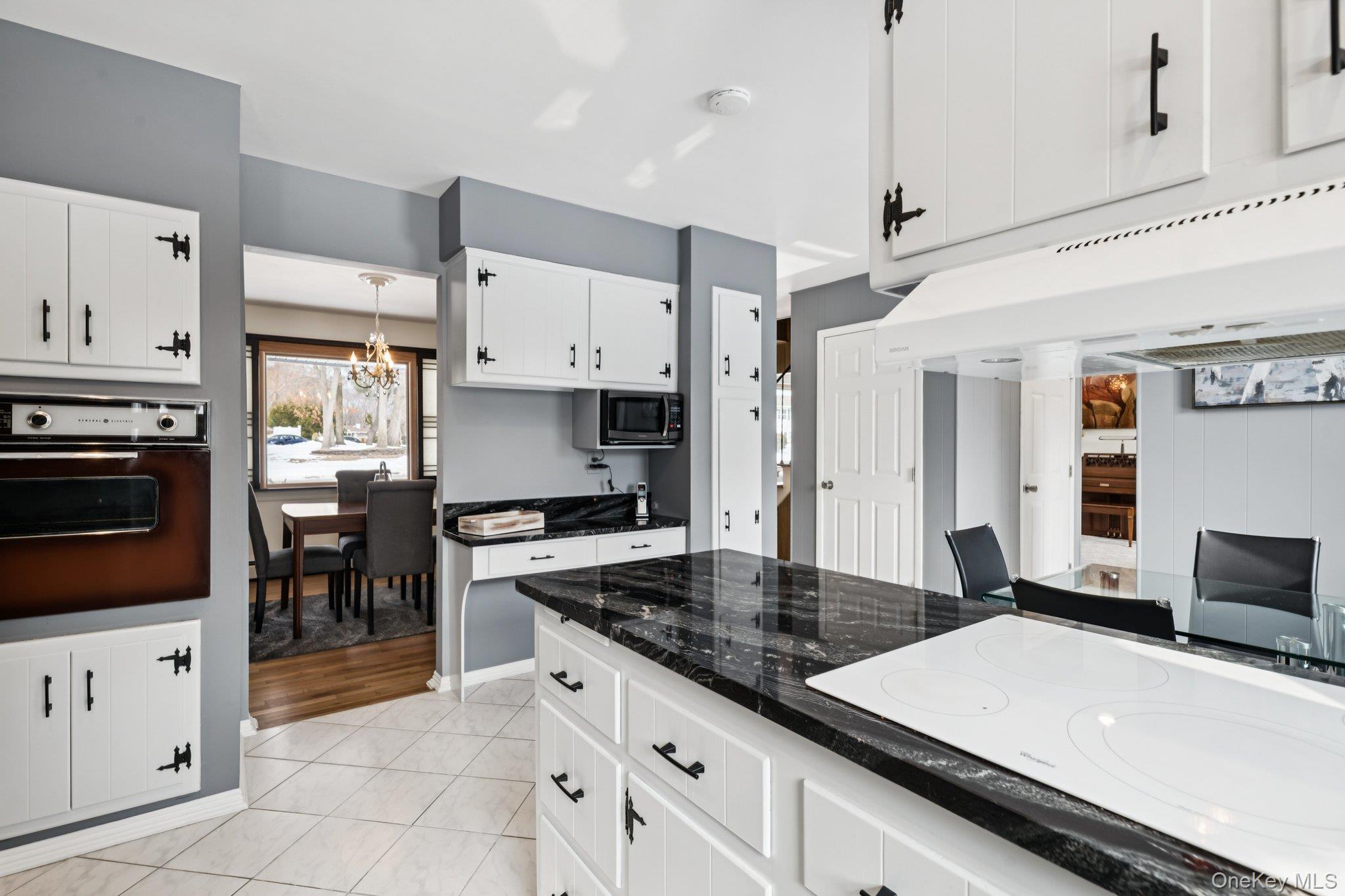 #10 photo, 28 Sycamore Avenue, Lake Grove , NY 11755