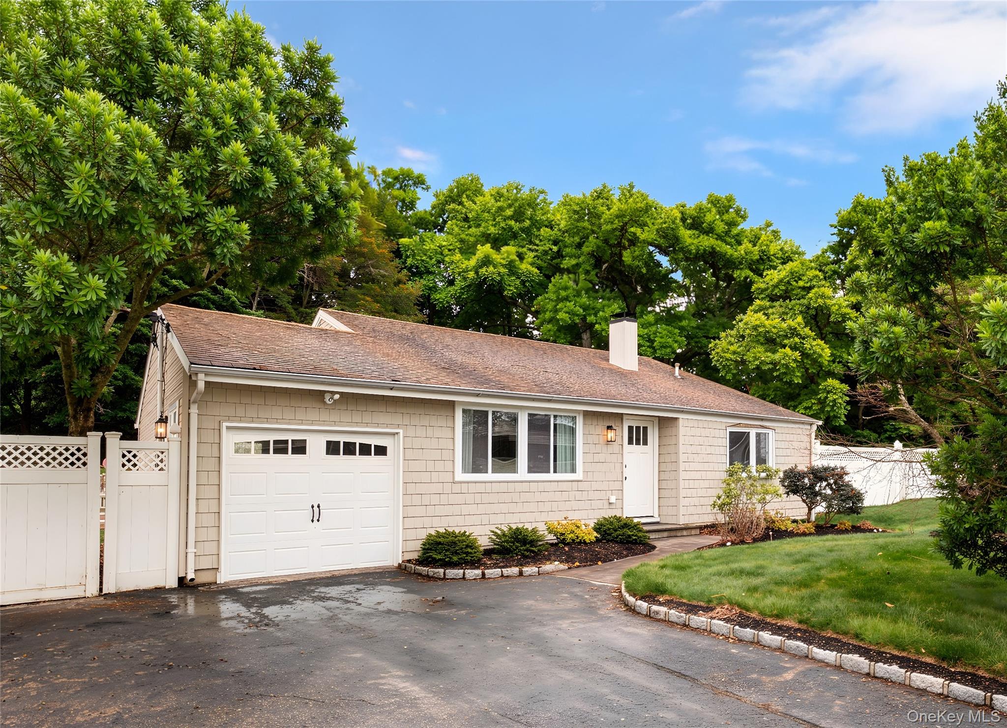 #1 photo, 3106 Devon Avenue, Medford , NY 11763