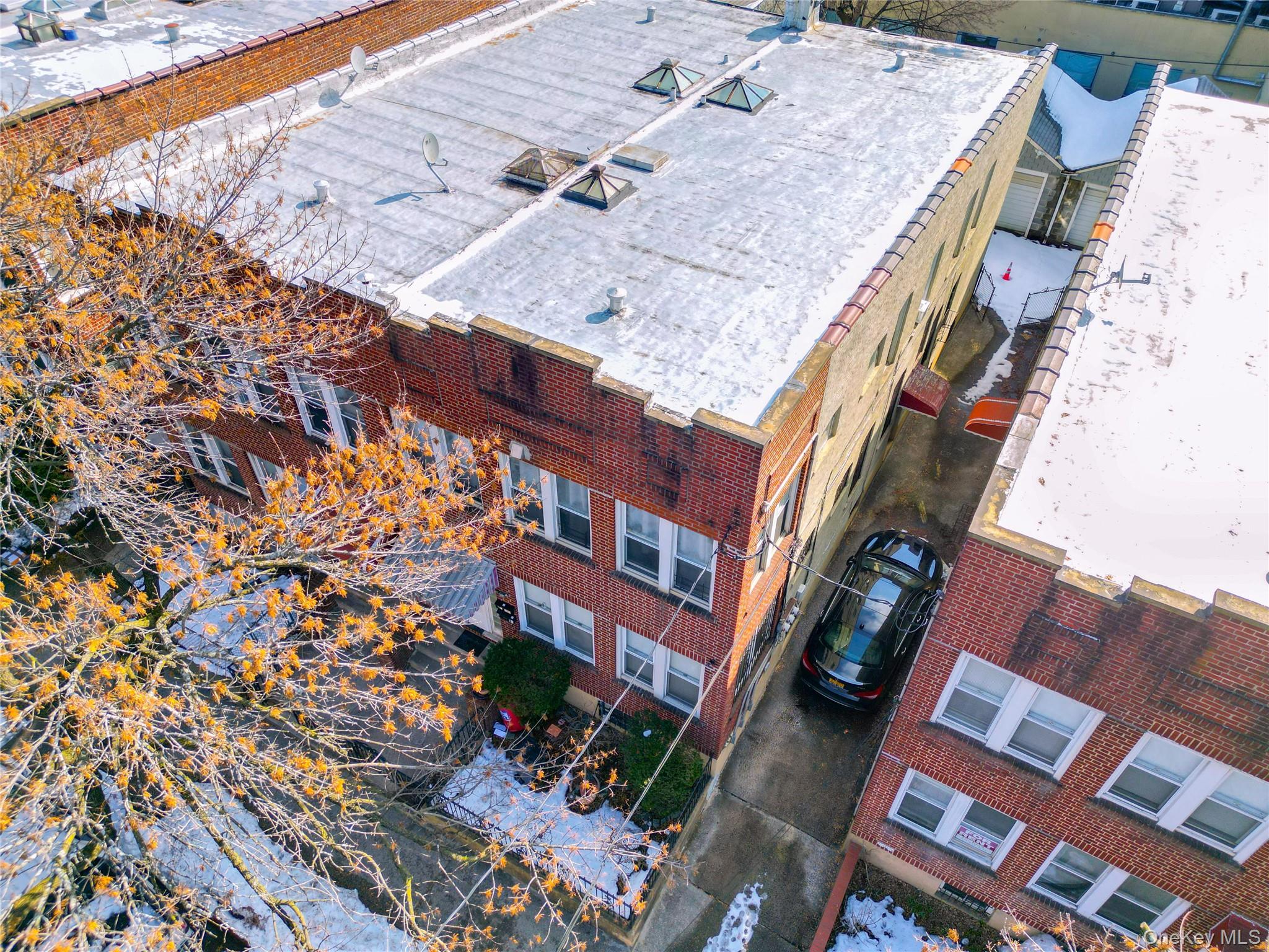 #5 photo, 81-20 Dongan Avenue, Куинс ‖ Elmhurst , NY 11373