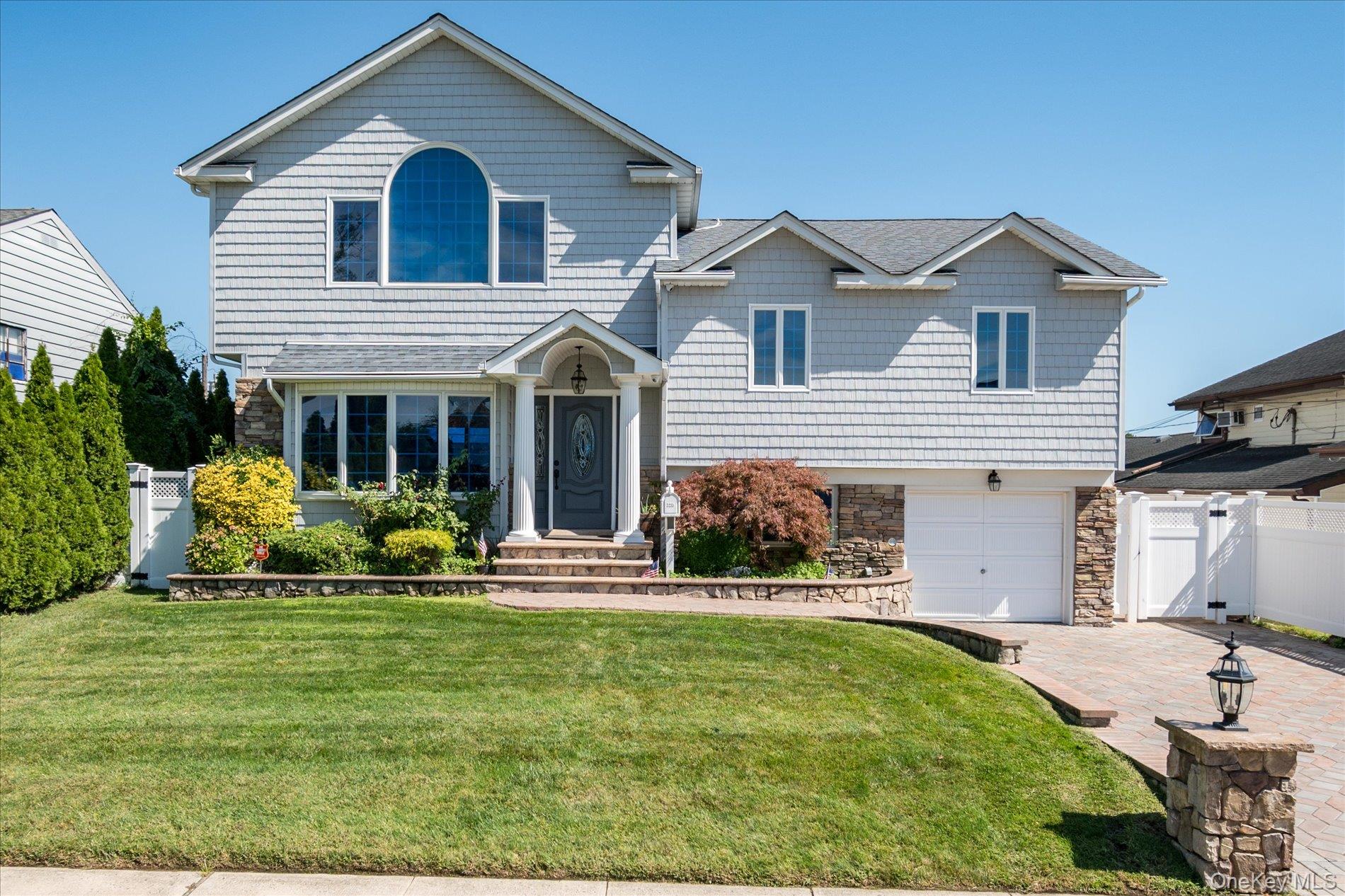 #1 photo, 3235 Ilene Lane, מחוז נסאו Levittown , NY 11756