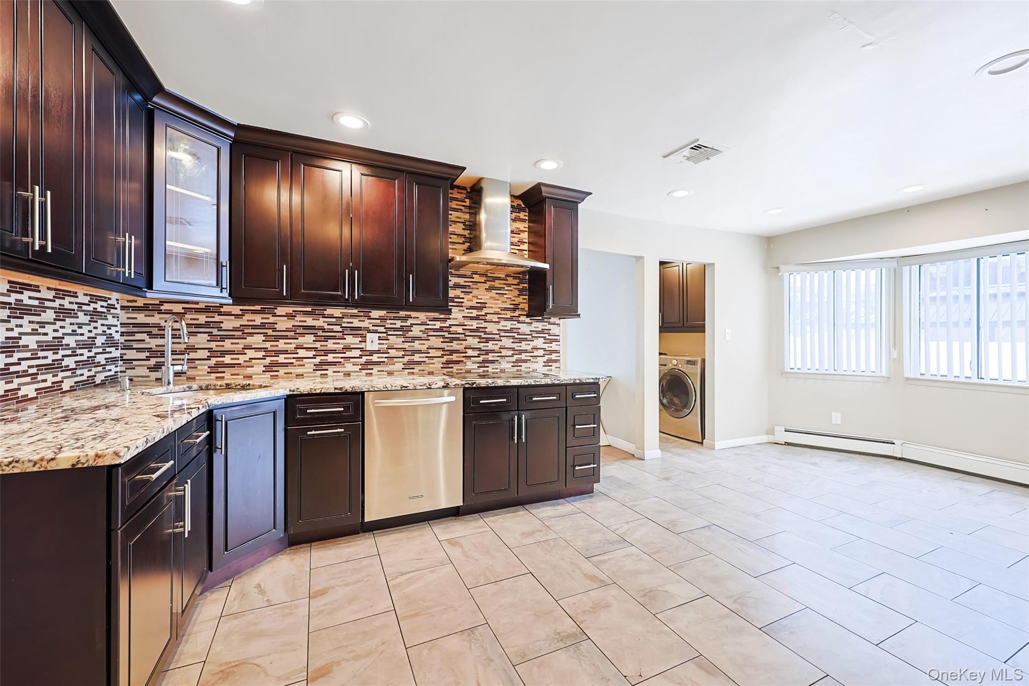 #18 photo, 1259 JERUSALEM AVE Avenue, 롱 아일랜드 Merrick , NY 11566