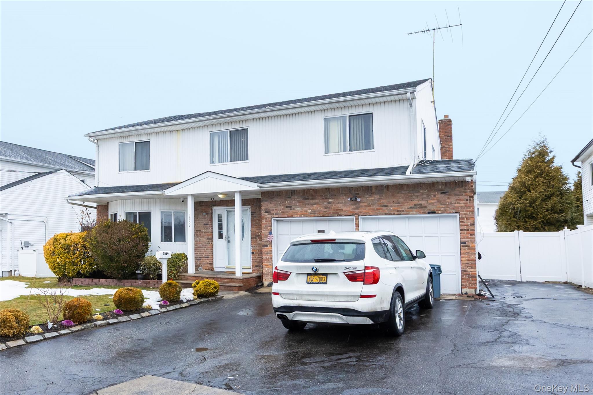 #2 photo, 1259 JERUSALEM AVE Avenue, 롱 아일랜드 Merrick , NY 11566