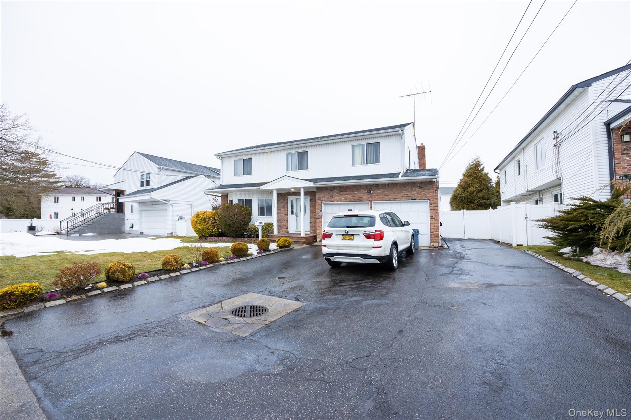 #3 photo, 1259 JERUSALEM AVE Avenue, 롱 아일랜드 Merrick , NY 11566