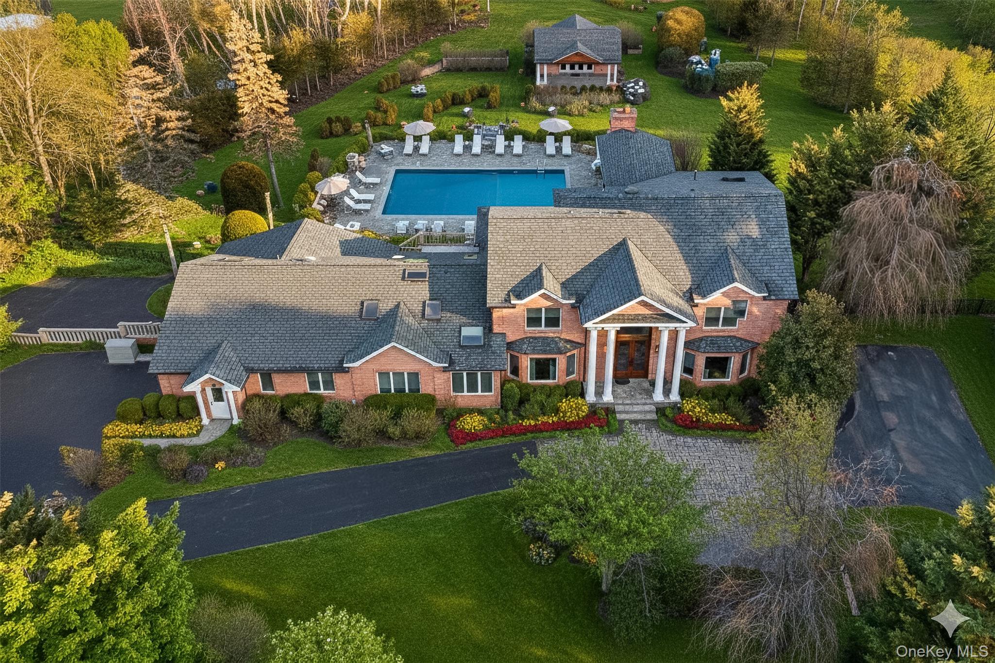 #1 photo, 8 Brookville Lane, Нассау ‖ Brookville , NY 11545