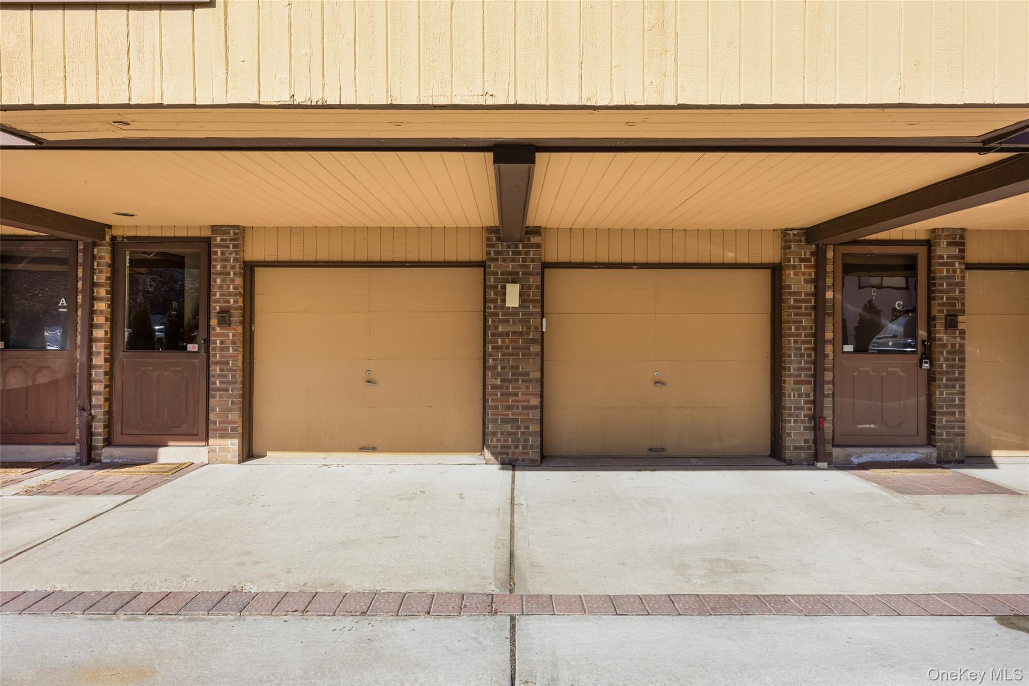 #2 photo, 27 Bond Street, Great Neck , NY 11021