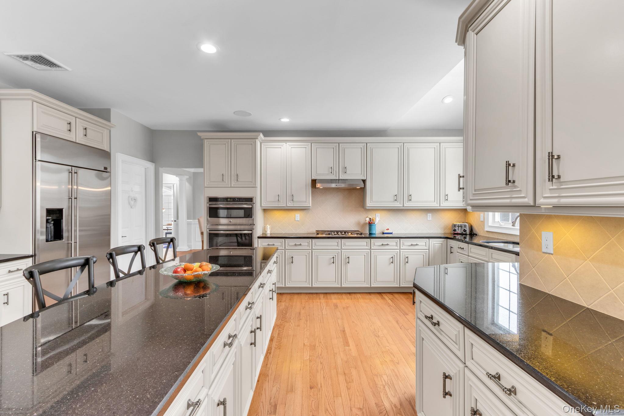 #11 photo, 19 Sassinoro Boulevard, Cortlandt Manor , NY 10567