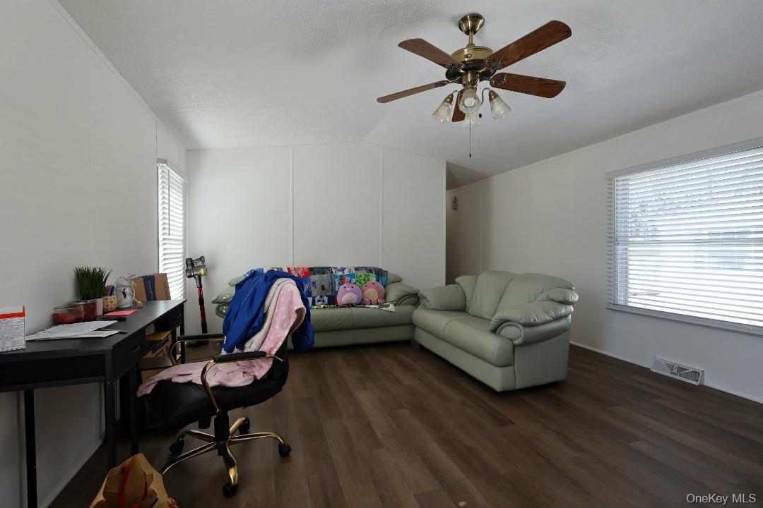 #5 photo, 20 Oak St, 紐約州 Wurtsboro , NY 12790