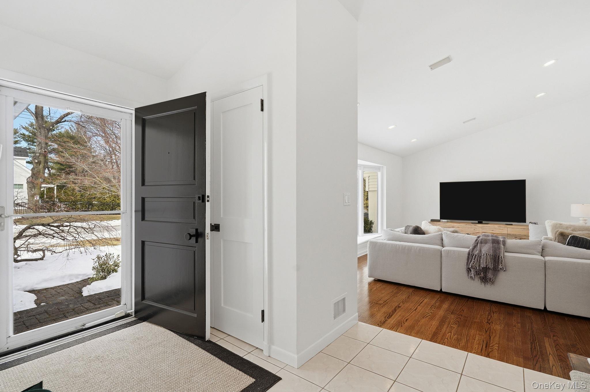 #3 photo, 201 Dorchester Road, Scarsdale , NY 10583