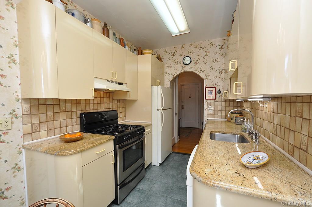 #12 photo, 143 Garth Road, Scarsdale , NY 10583