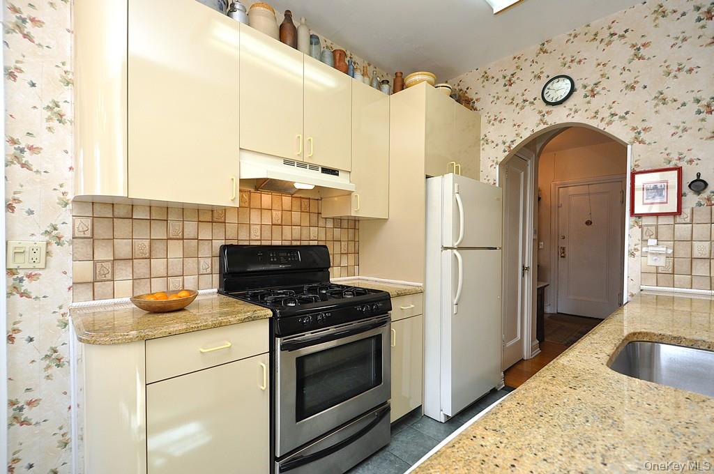 #8 photo, 143 Garth Road, Scarsdale , NY 10583