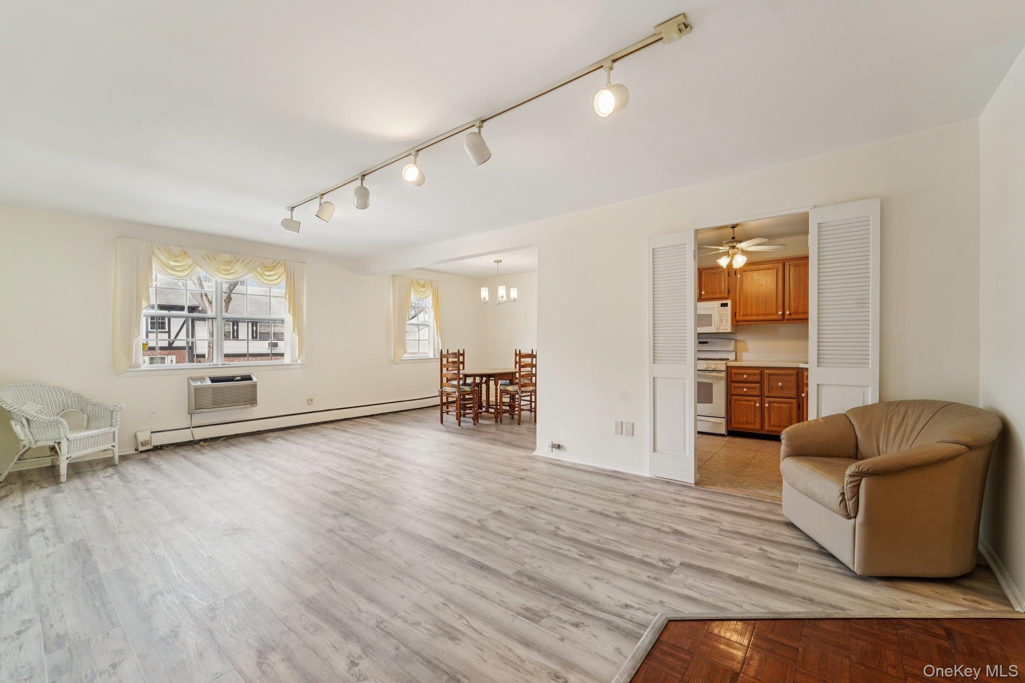 #4 photo, 101 Parkside, Suffern , NY 10901