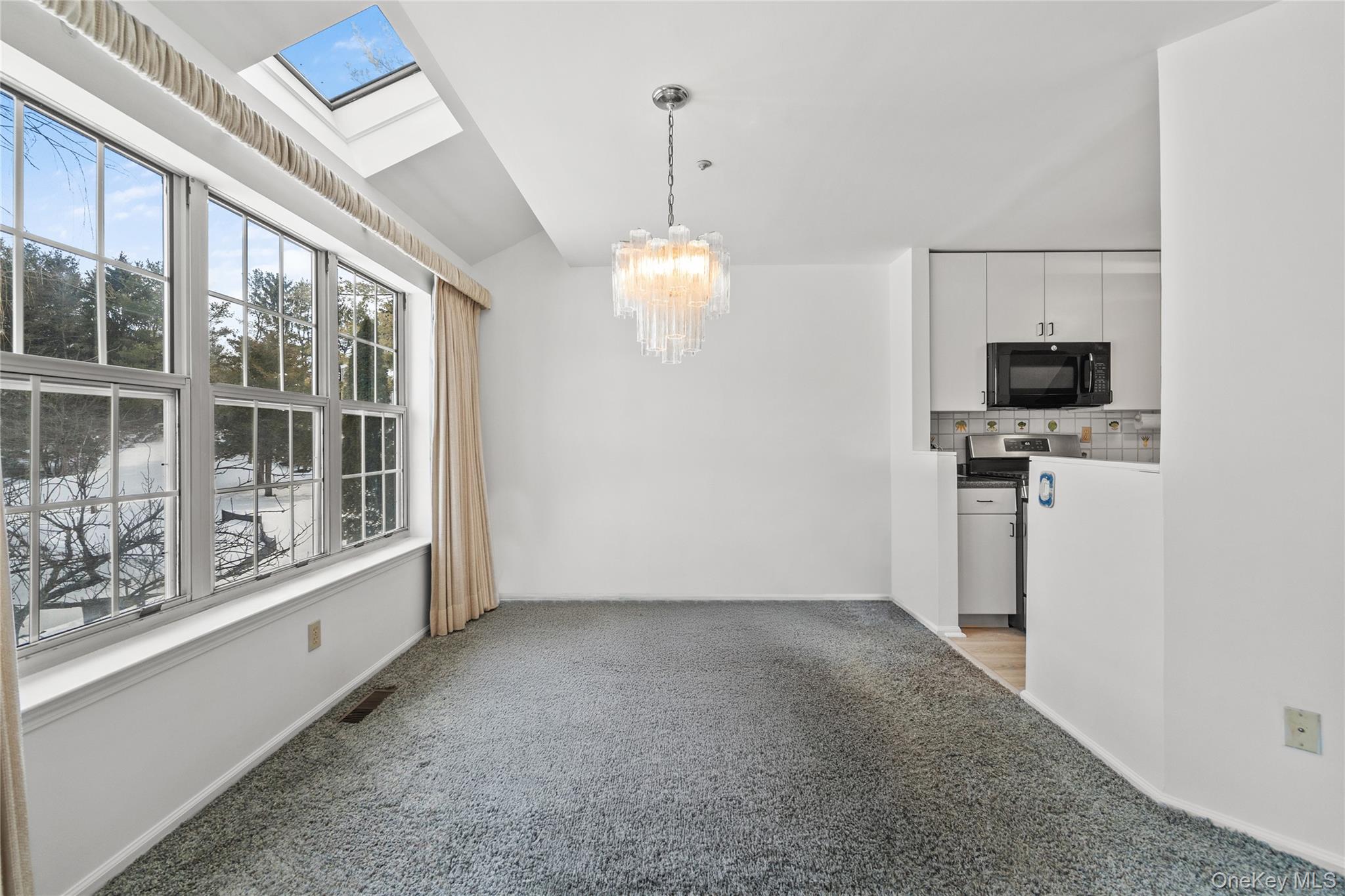 #16 photo, 302 Pondside Drive, White Plains , NY 10607