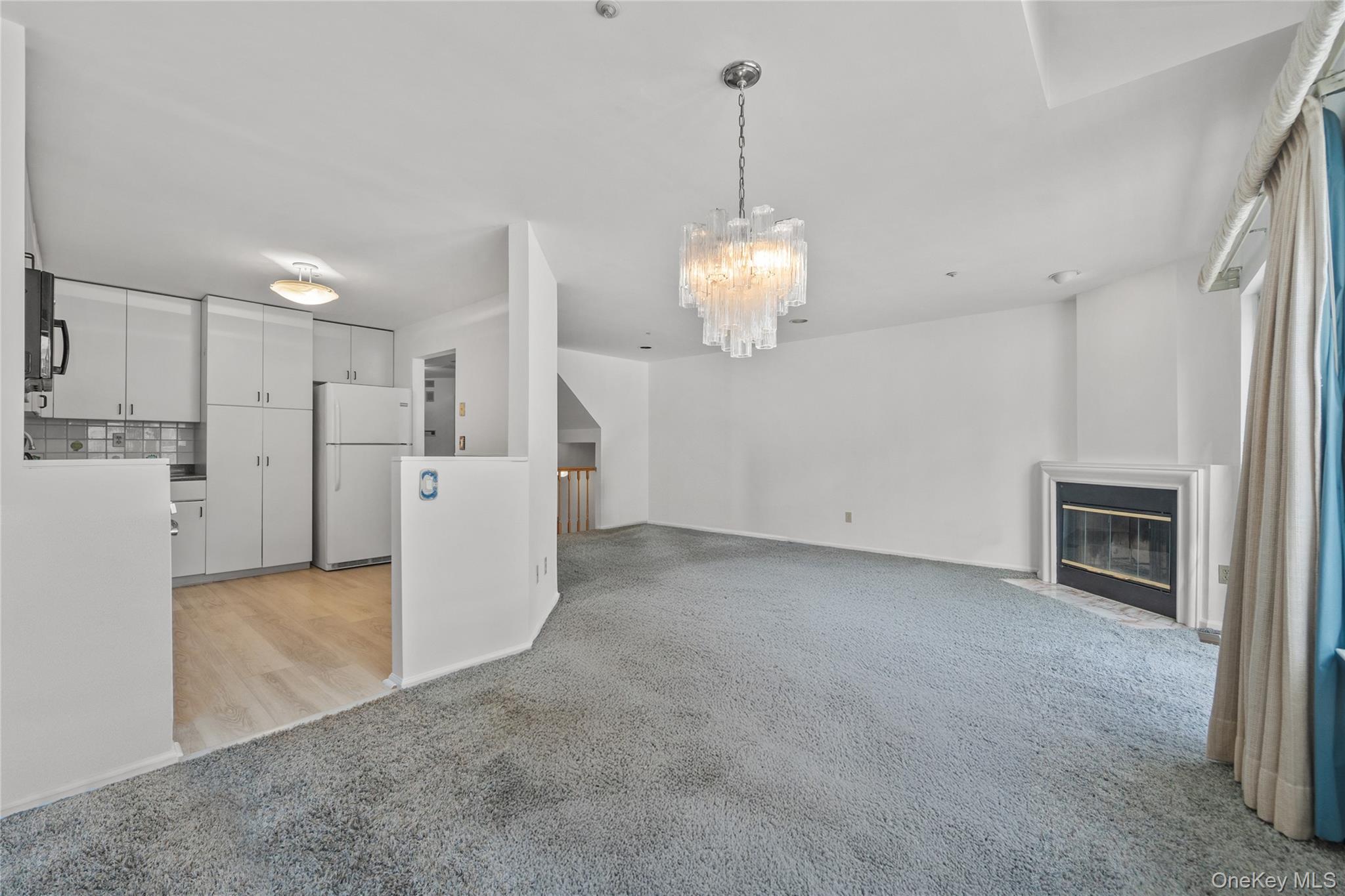 #17 photo, 302 Pondside Drive, White Plains , NY 10607